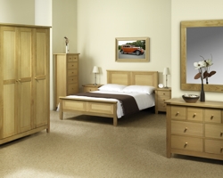 Lyndhurst Oak Bedroom Furniture Room Shot
